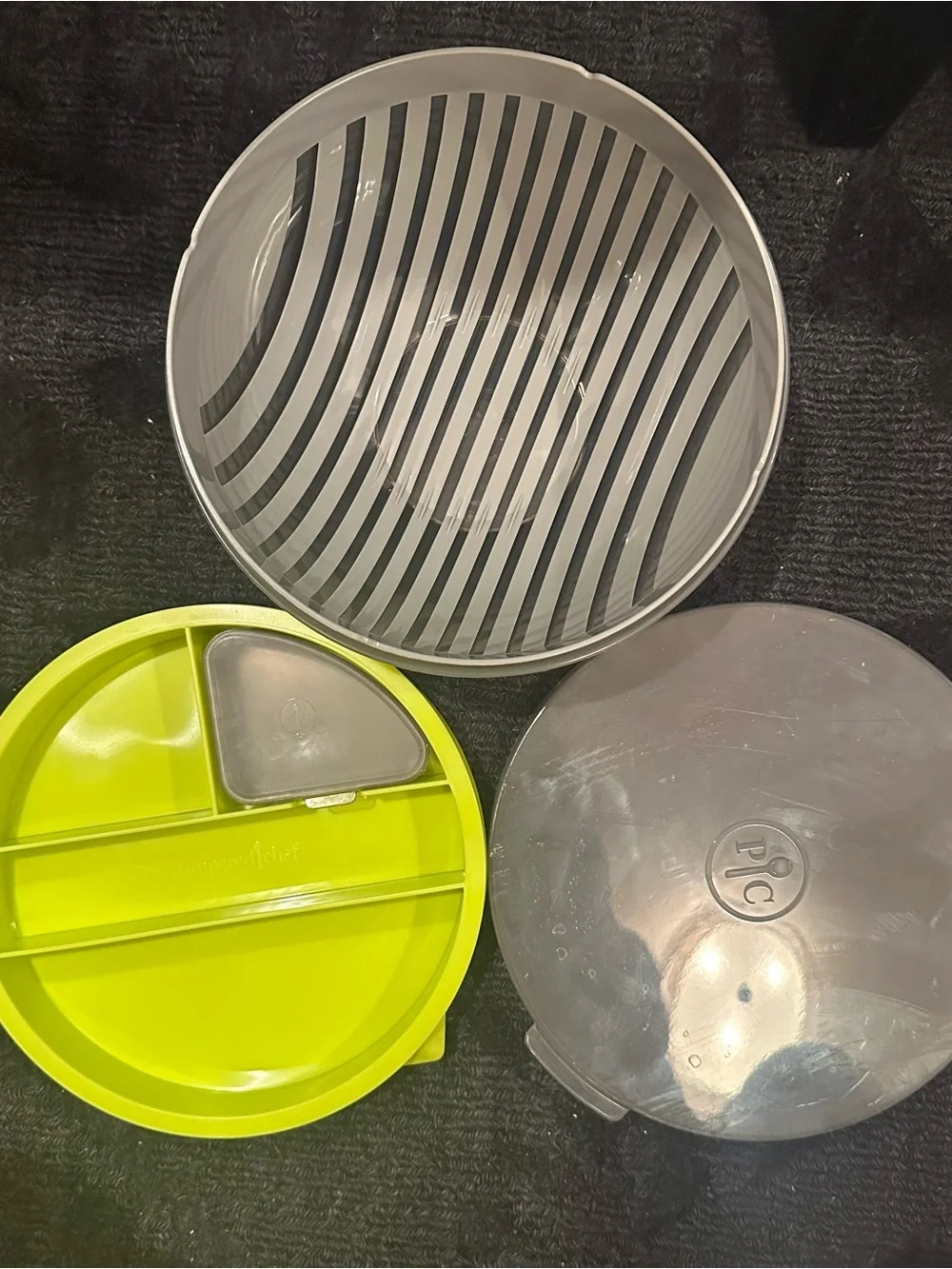 Pampered Chef Salad Cutting and Storage set